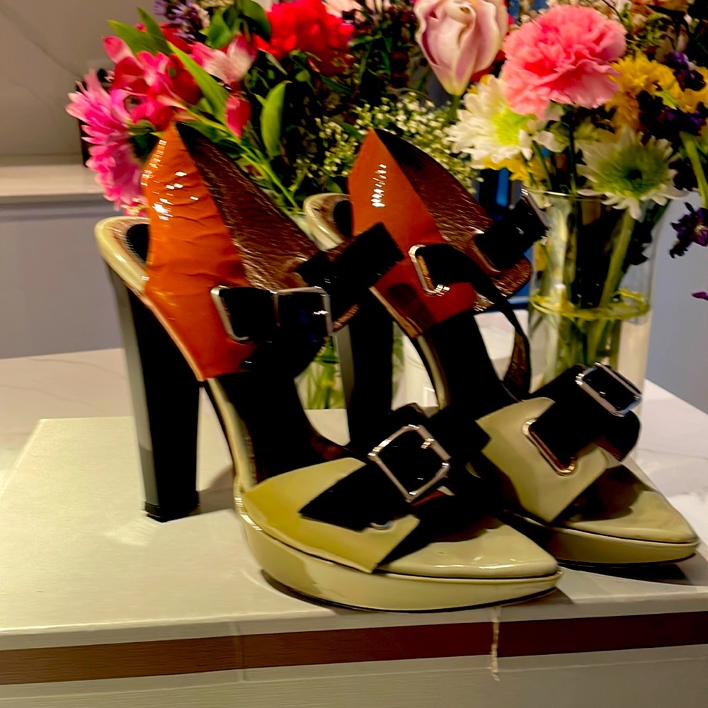 Marni Classic patent leather shoe